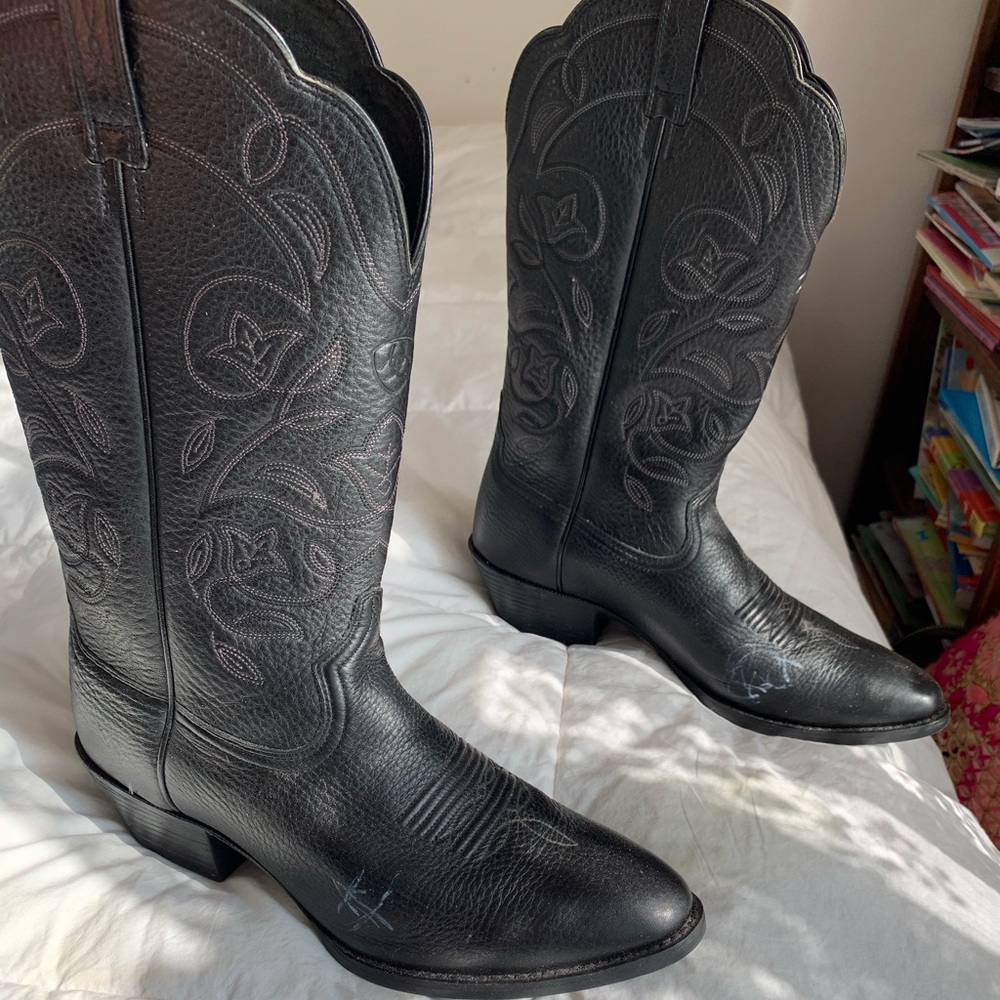 Boots - Picture 2 of 3